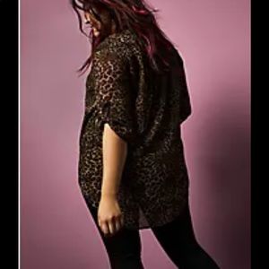 Betsy Johnson Torrid leopard sheer chiffon tunic